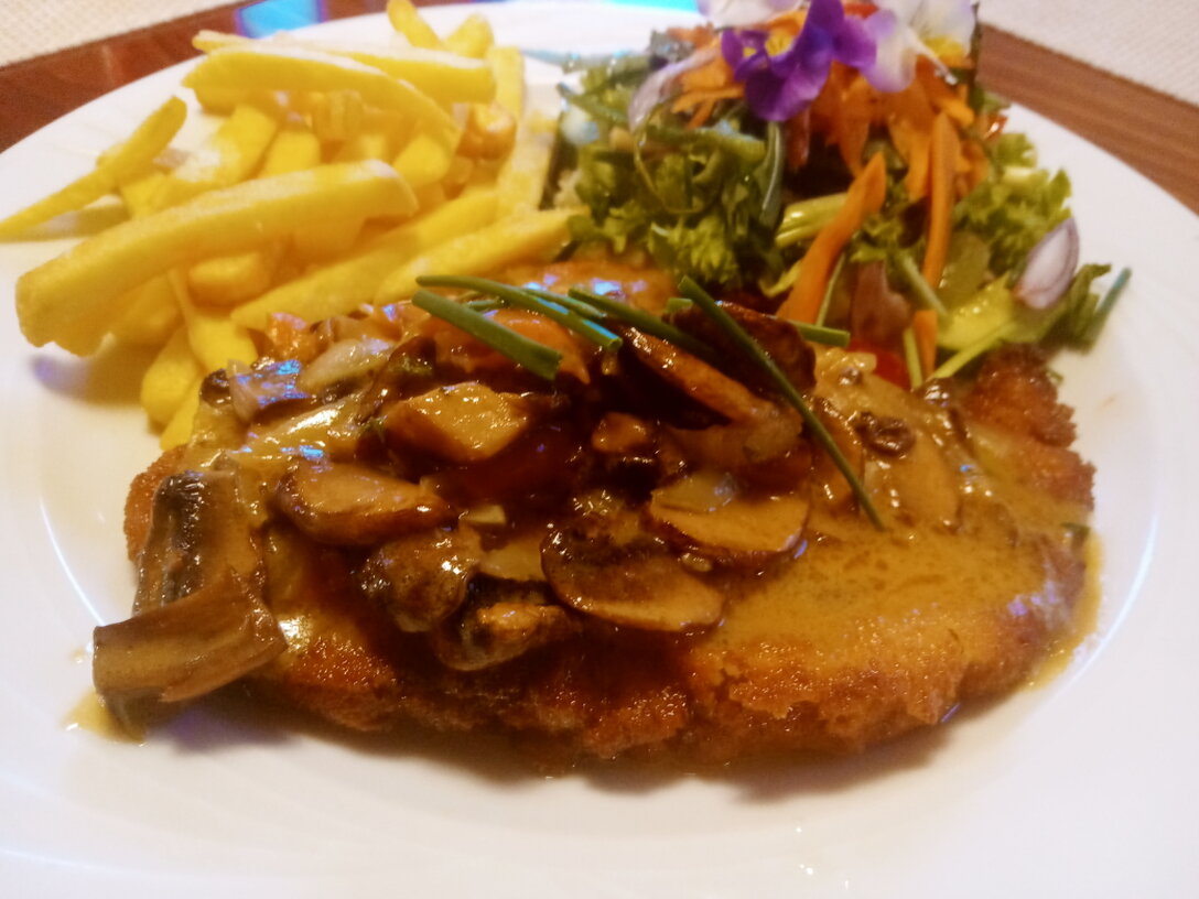 Kartoffelrösti mit Kräutern und Spinat